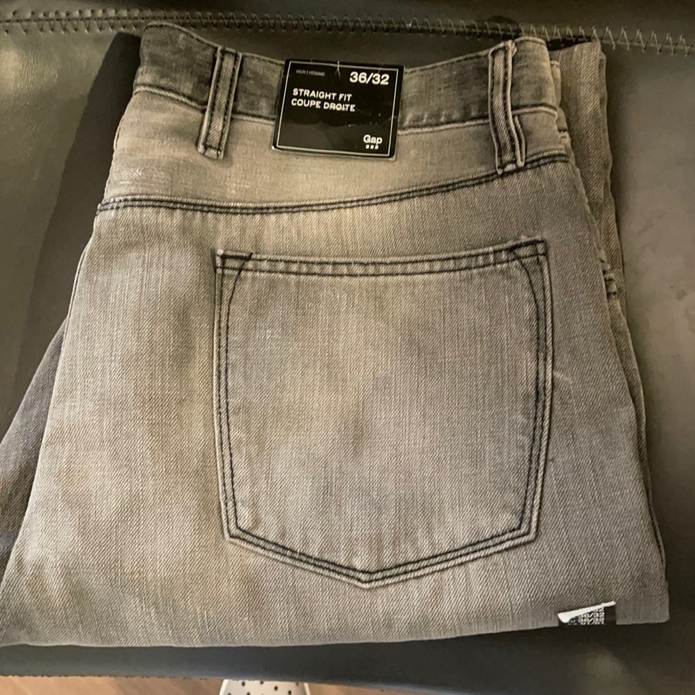 BNWT Men’s Gray gap Jeans! 36x32